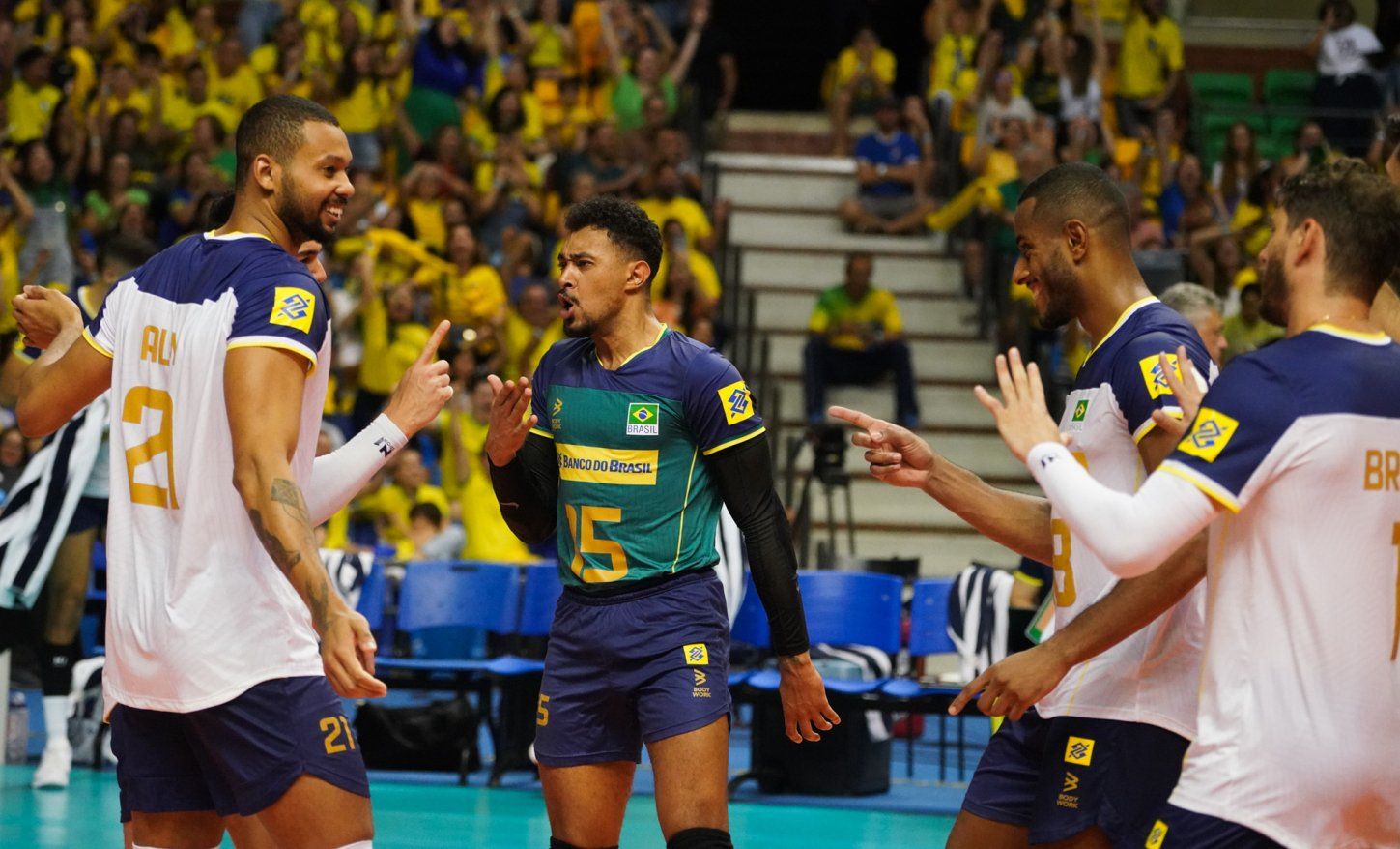 Após vencer a Colômbia, Brasil decide título sul-americano contra Argentina no vôlei