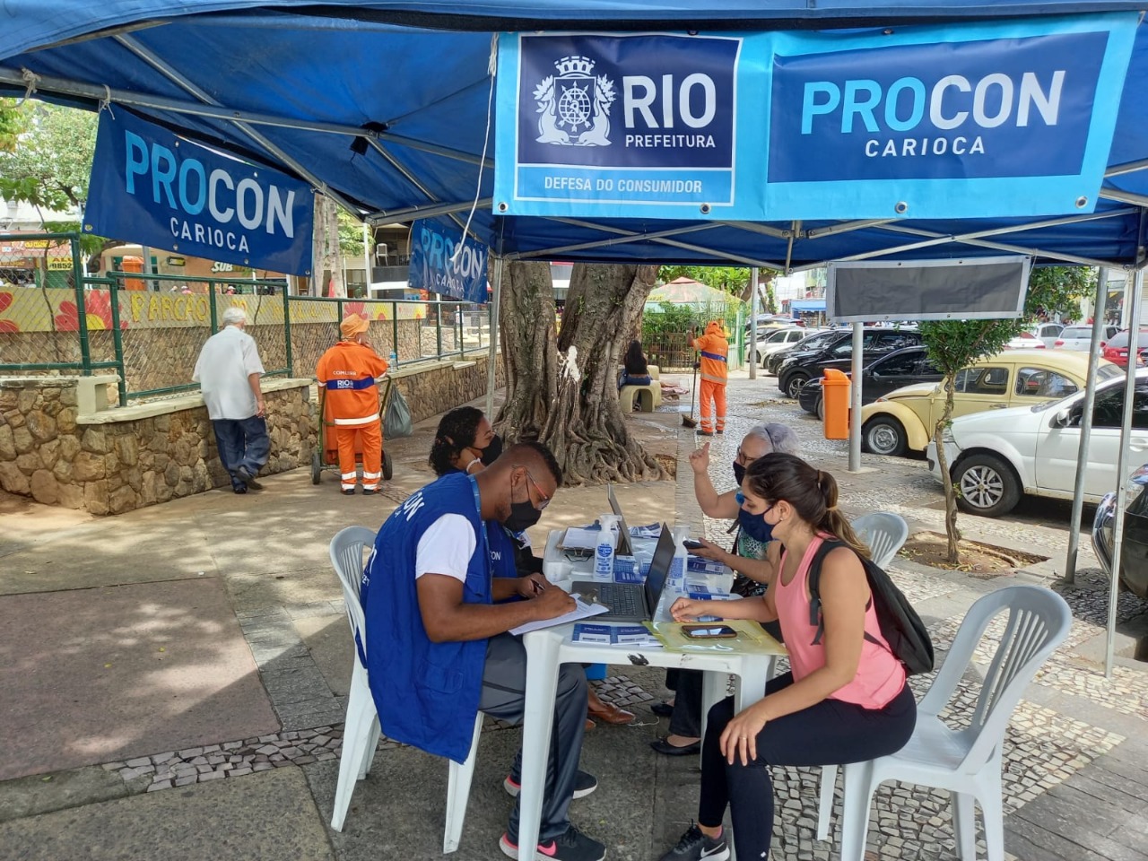 Procon nos Bairros leva atendimento móvel para Largo do Machado e Taquara