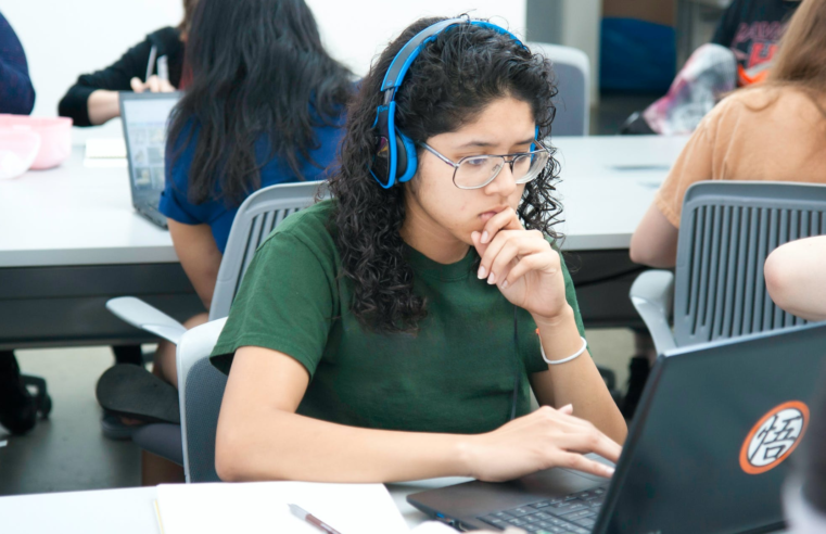 Secretaria Municipal de Ciência e Tecnologia lança programa de aprendizagem