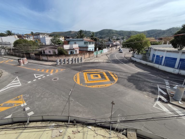 Rotatória é implantada no bairro de Paciência, na Zona Oeste da cidade