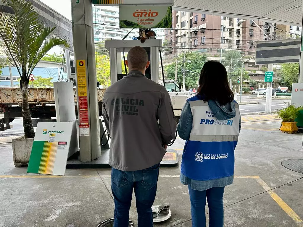 Operação interdita postos de combustíveis irregulares em Niterói e São Gonçalo