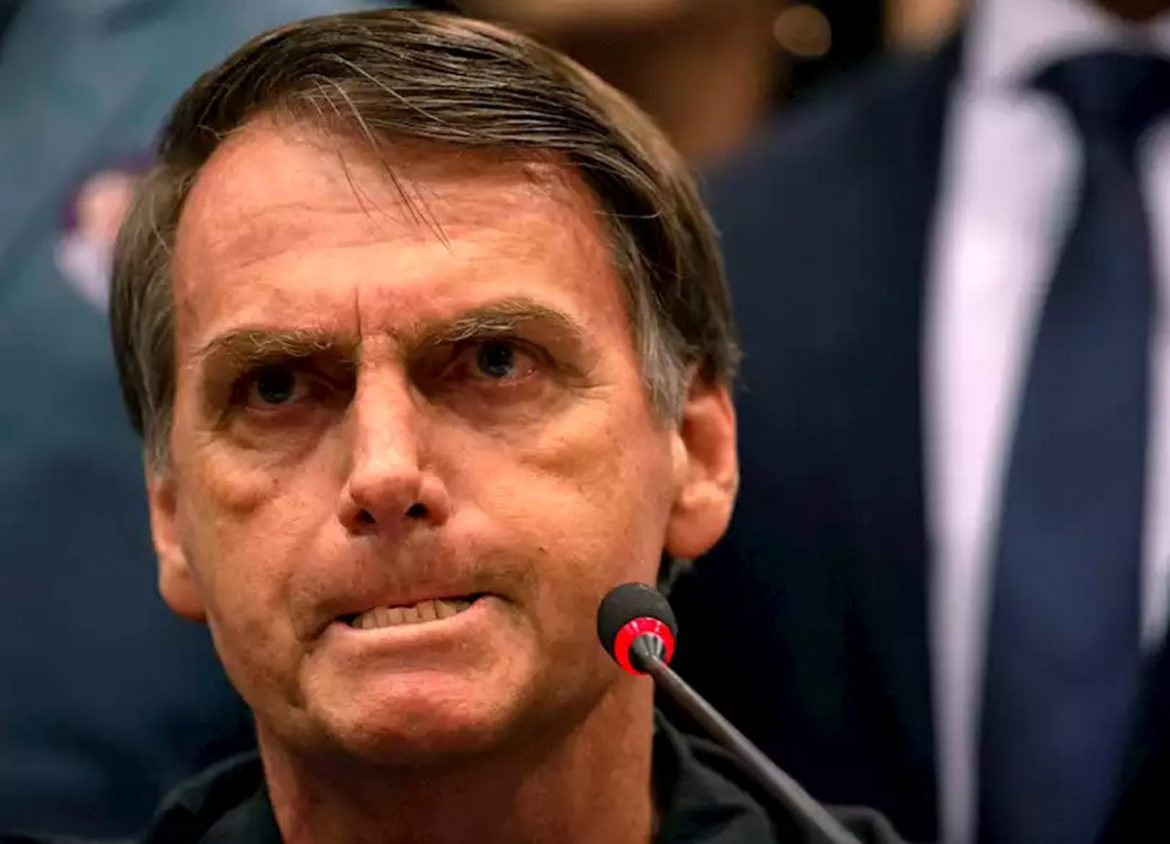 Bolsonaro sugere que Alexandre de Moraes tem ‘problema pessoal’ com ele