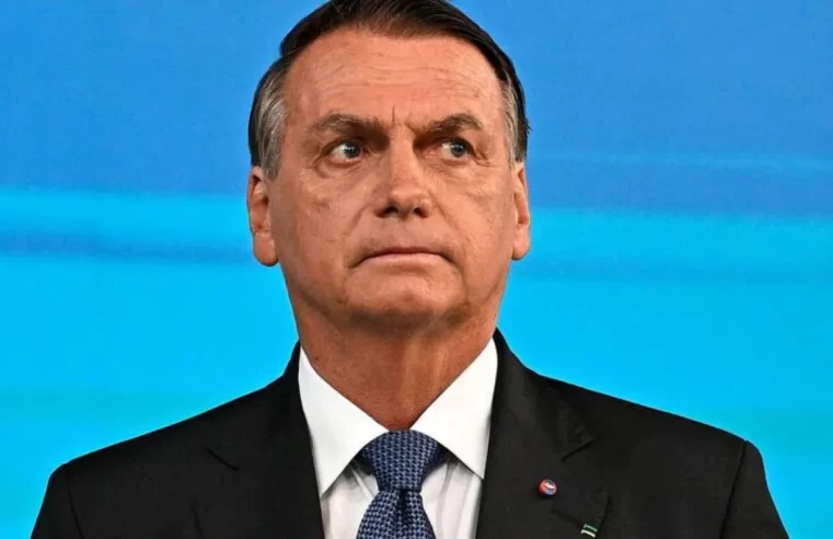 Bolsonaro pede para adiar depoimento à PF sobre fake news