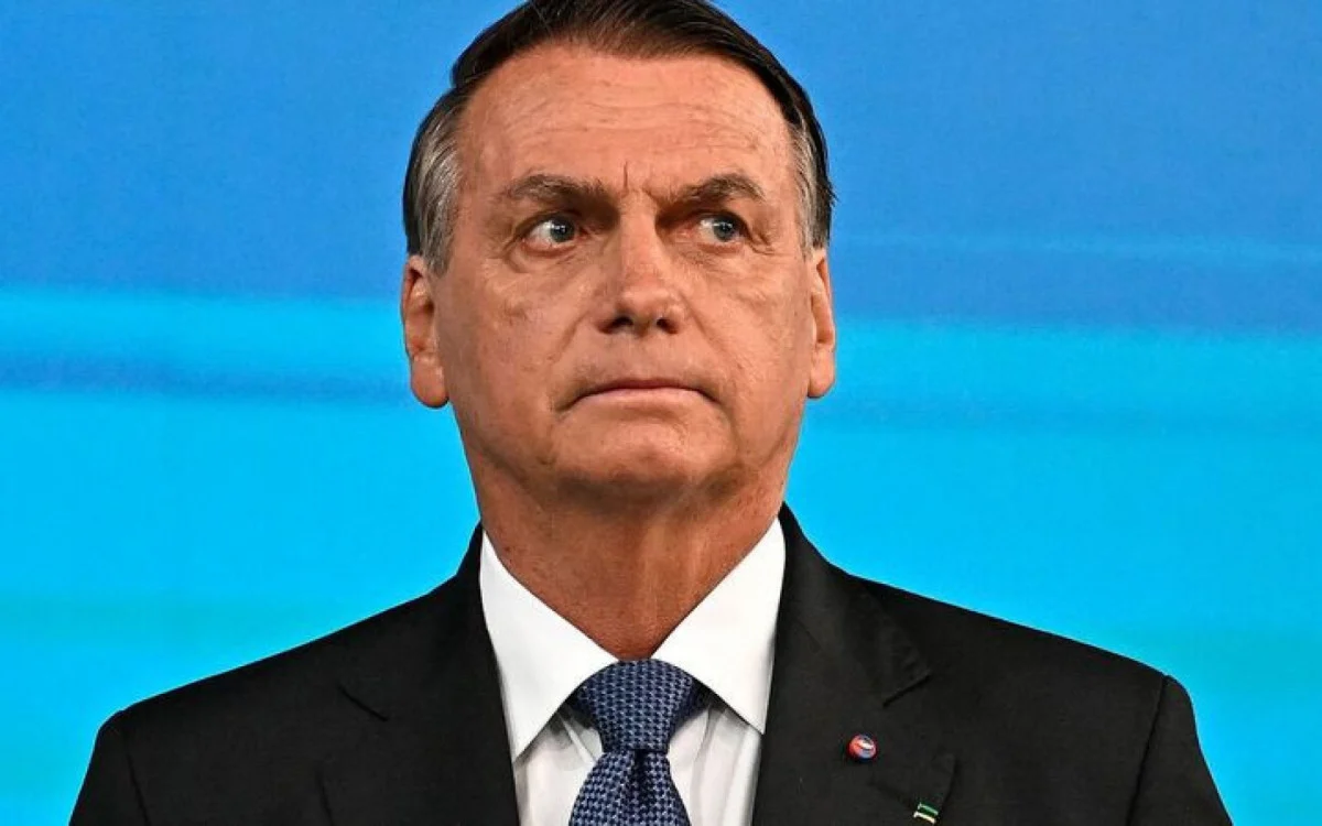 Bolsonaro pede para adiar depoimento à PF sobre fake news