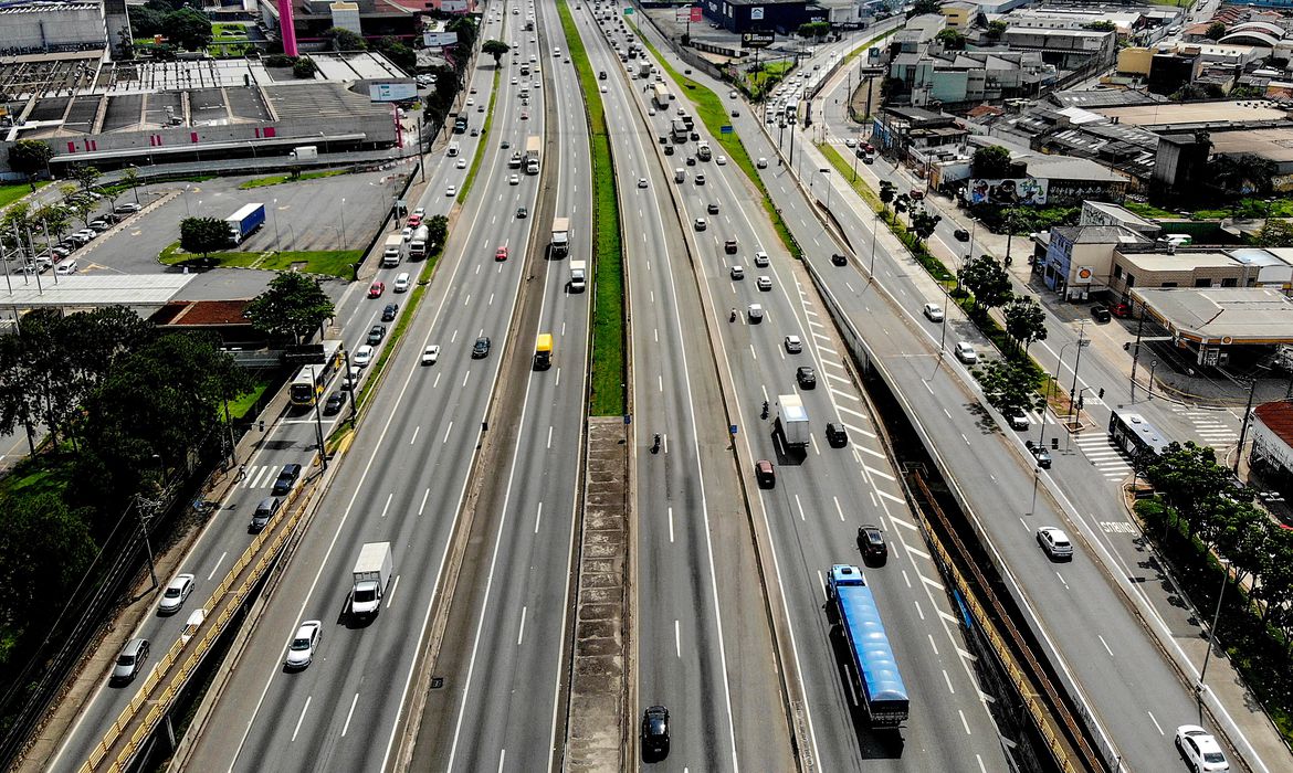 Dutra e Rio-Santos terão 630 km de internet, segundo CCR