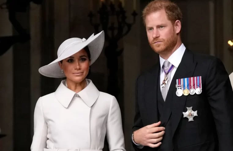 Harry e Meghan não são convidados para evento real de um ano de morte da Rainha