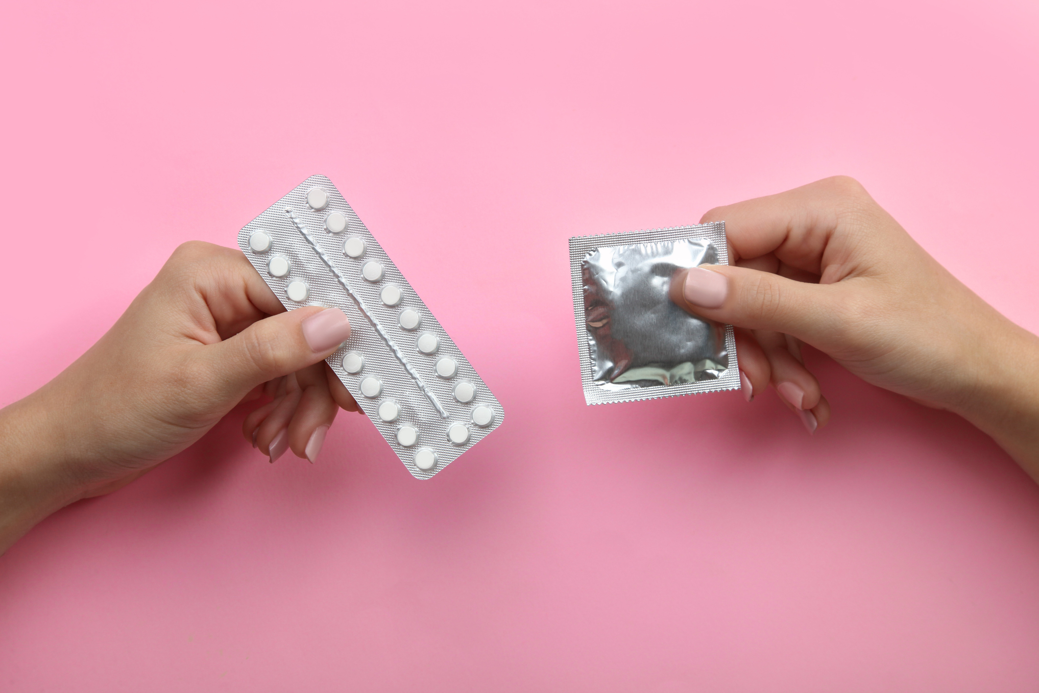 Pílula e preservativo são os métodos contraceptivos mais usados entre as jovens