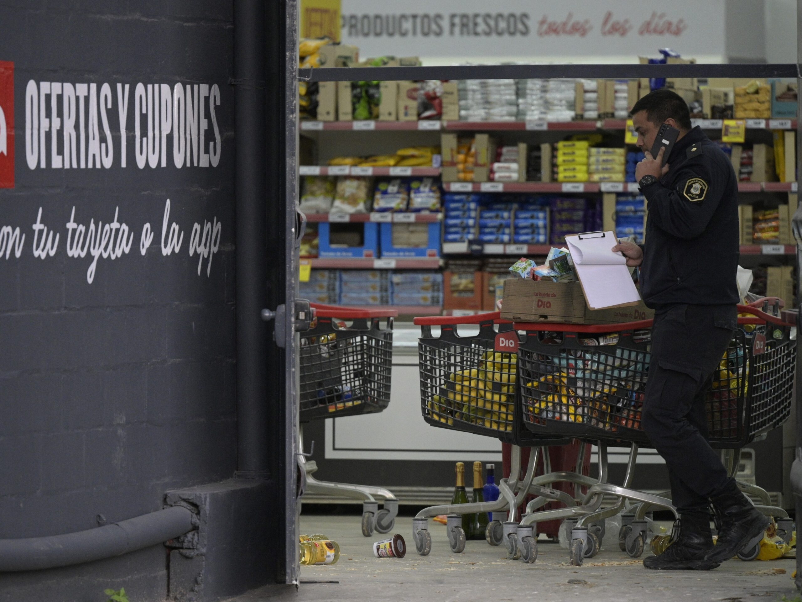 Argentina vive noite de terror, com comércios saqueados e violência