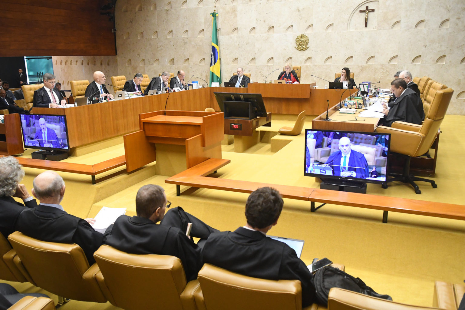Quatro ministros do STF votam a favor da descriminalização do porte de maconha