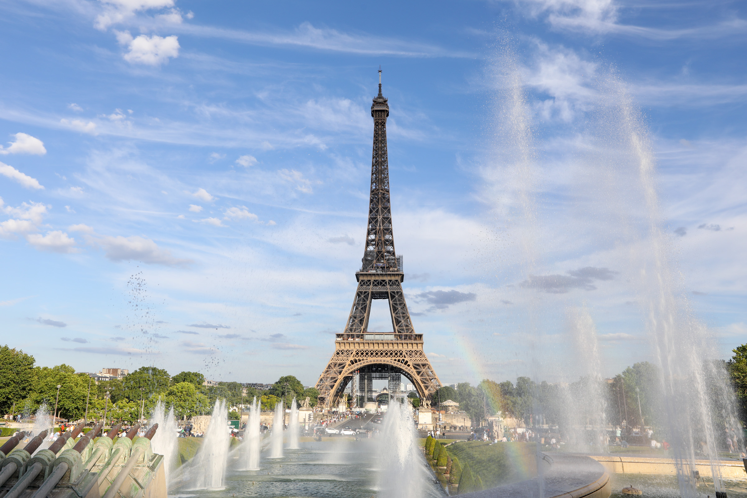 Trotes sobre bomba falsa fecham Torre Eiffel