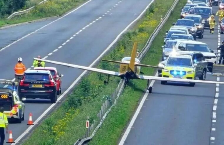 Avião faz pouso de emergência em rodovia movimentada na Inglaterra