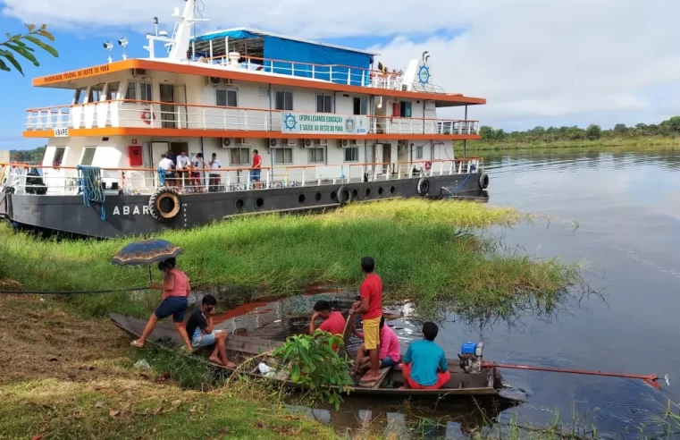 Navio-Hospital Abaré atende comunidades ribeirinhas dos rios Tapajós e Arapiuns
