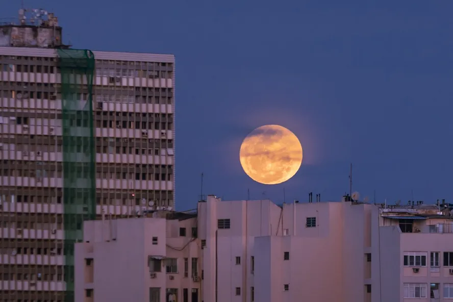 Saiba como observar a última Superlua de 2023, que acontece nesta sexta