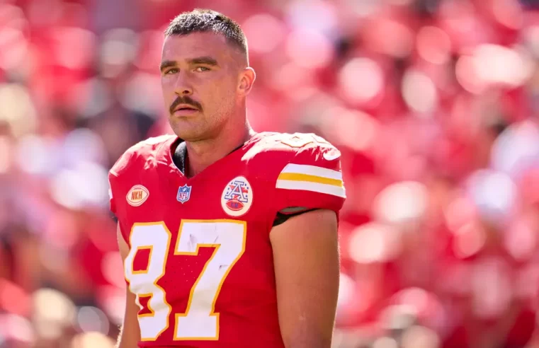 Vendas de camisa de Travis Kelce aumentam 400% após Taylor Swift em jogo da NFL 