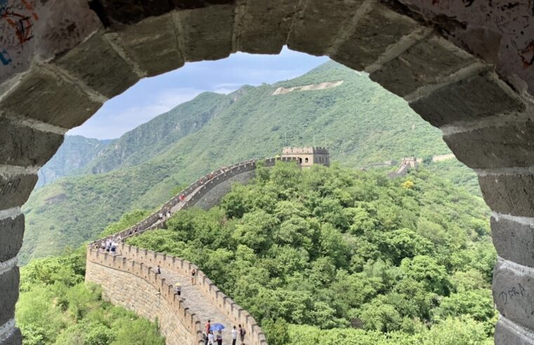 Dois homens são detidos após cavarem buraco na Muralha da China