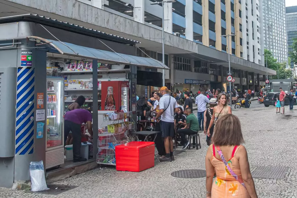 Rua São José, no Centro do Rio, passa por revitalização