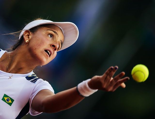 Ingrid Martins vence primeira rodada de duplas da WTA 1000 em Guadalajara