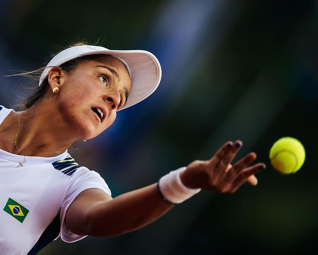 Ingrid Martins vence primeira rodada de duplas da WTA 1000 em Guadalajara