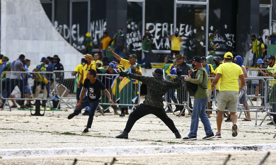 PF busca 180 foragidos condenados por envolvimento nos ataques de 8 de Janeiro