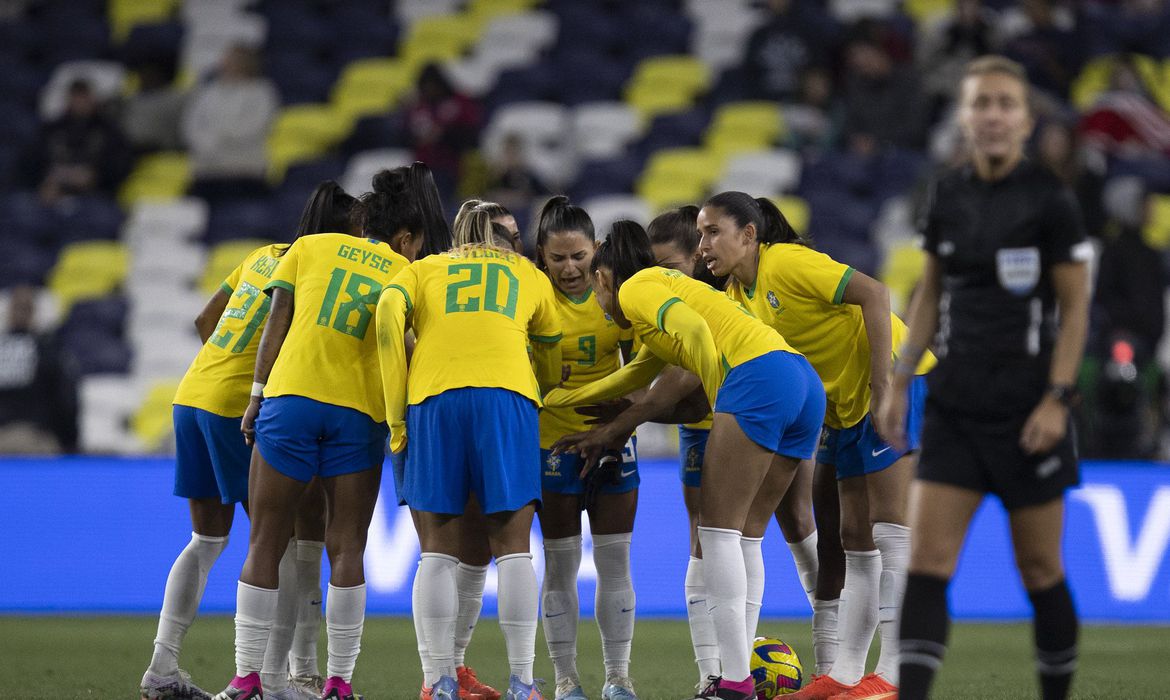 Seleção Feminina dá início a treino com novo técnico nesta terça-feira