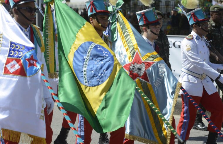 Operação de trânsito é montada para desfile cívico na Ilha do Governador