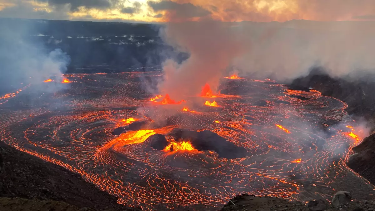 Vulcão Kilauea, no Havaí, entra em erupção após três meses sem atividades