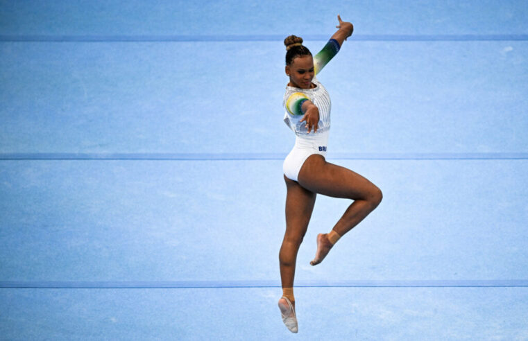 Flávia Saraiva e Rebeca Andrade estão na final do Mundial da Antuérpia 