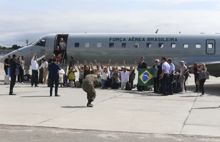 Brasil é o primeiro país a repatriar cidadãos vindos de Israel, segundo ministro