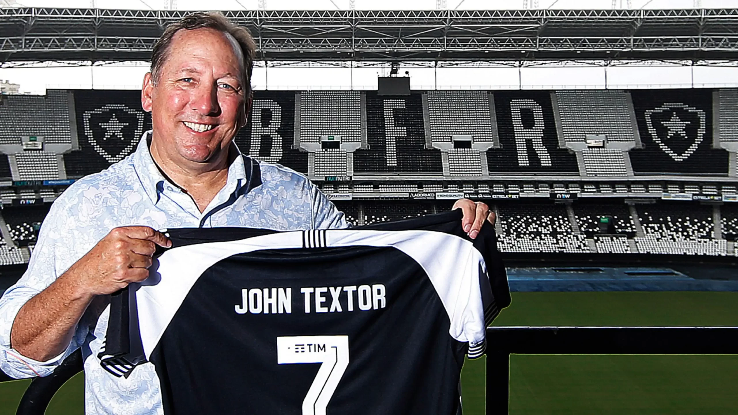 John Textor se posiciona contra adiamento do jogo do Botafogo nas suas redes sociais