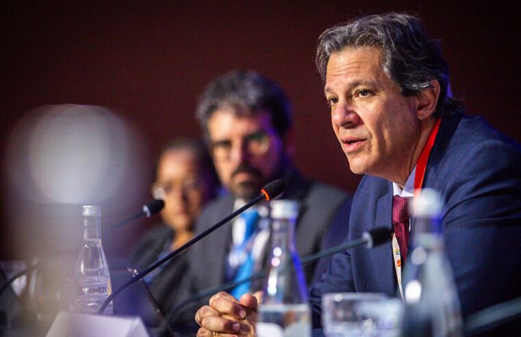 Haddad afirma uma possível revisão na cota do Brasil no FMI em reunião anual