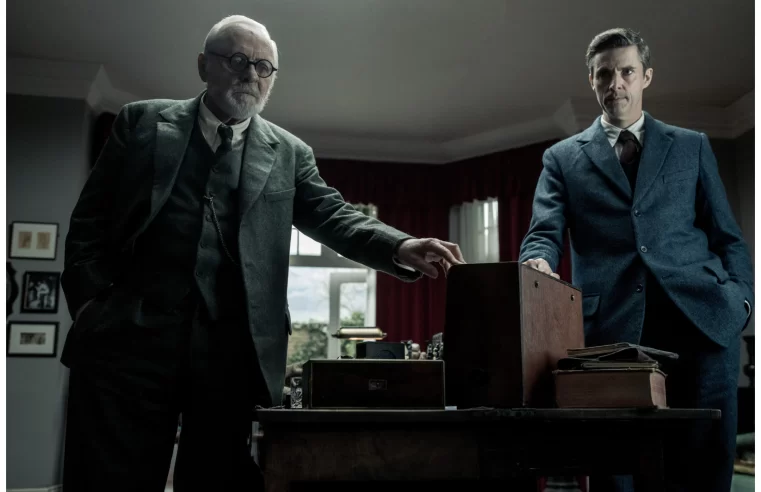 Anthony Hopkins e Matthew Goode debatem no trailer de ‘Freud’s Last Lession’