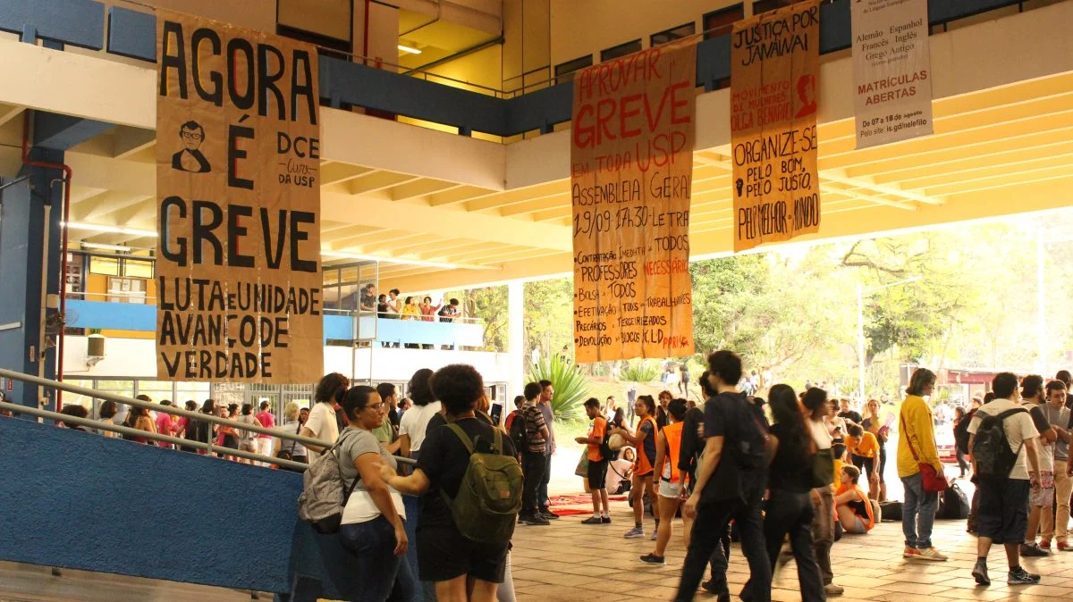 Estudantes da USP mantêm greve após não chegarem a acordo por melhorias