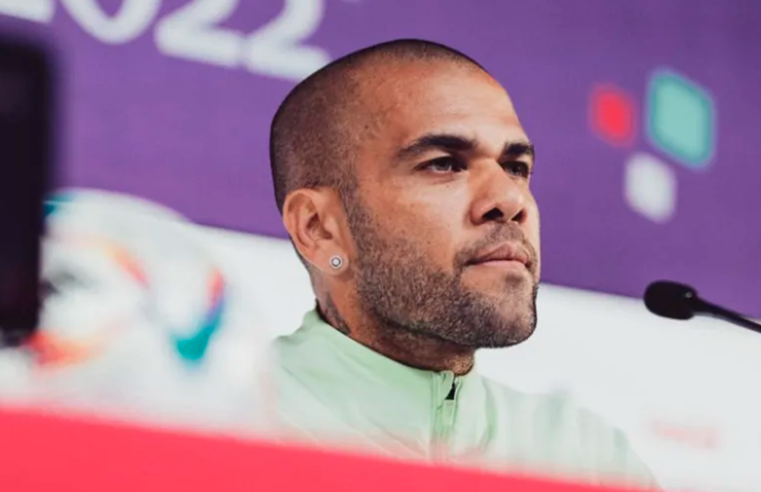 Pena máxima de Daniel Alves pode cair pela metade após defesa pagar 150 mil euros 