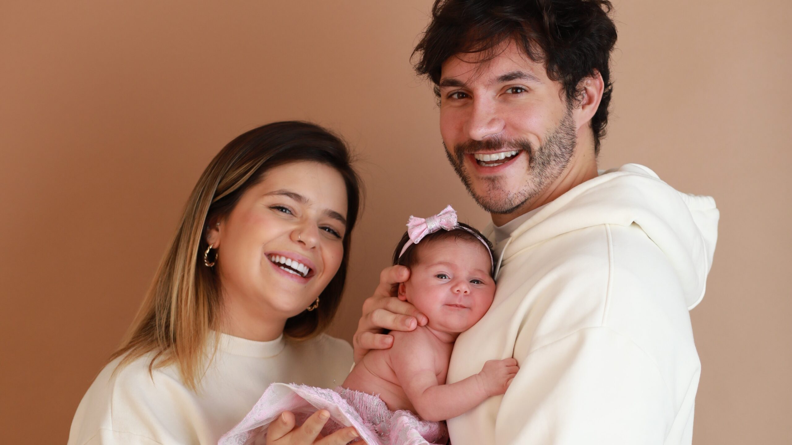 Lua, filha de Viih Tube e Eliezer, conquista o seu primeiro milhão aos seis meses