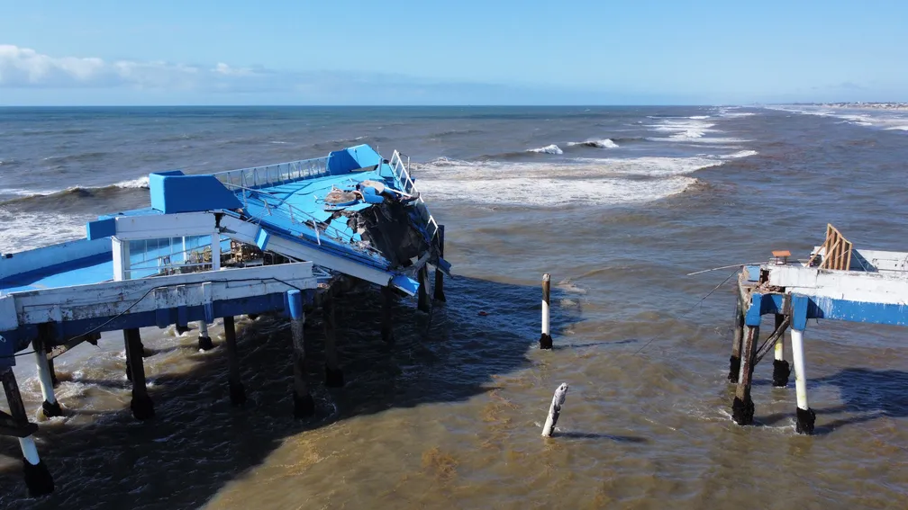 Plataforma marítima de Atlântica, ponto turístico de RS, desaba no final de semana