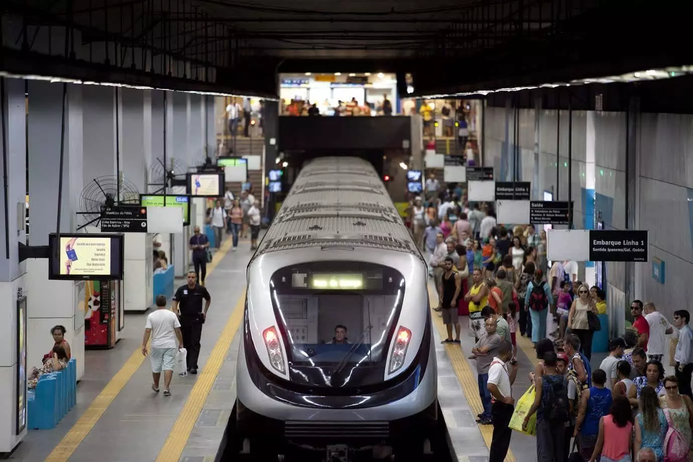 MetrôRio organiza esquema especial para jogos da Libertadores no Engenhão e Maracanã