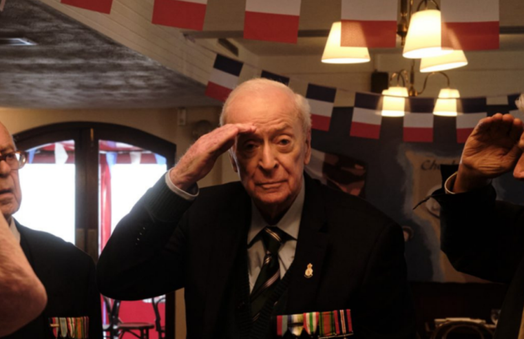 Aos noventa anos, ator inglês Michael Caine anuncia aposentadoria