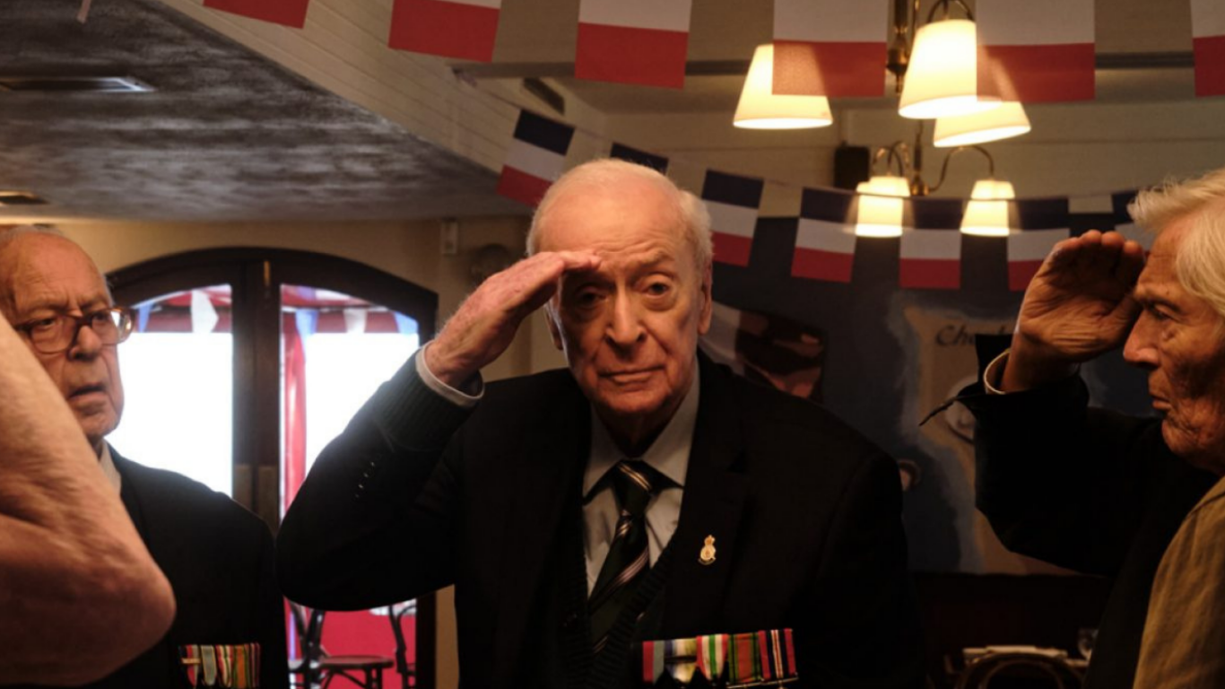 Aos noventa anos, ator inglês Michael Caine anuncia aposentadoria