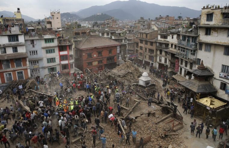 Terremotos seguidos de deslizamento deixam um morto e 16 feridos no Nepal