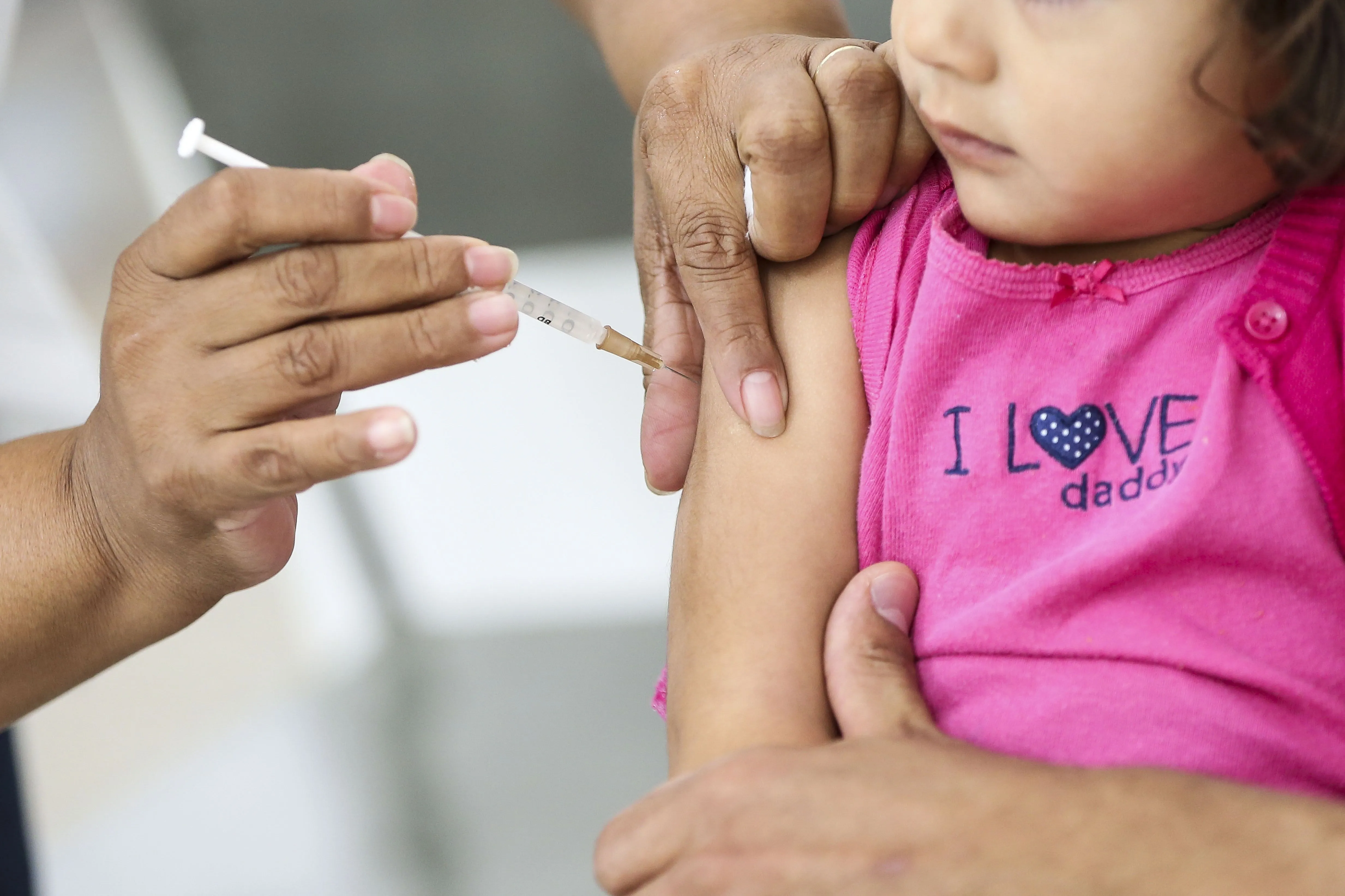 Mais de 13% dos pais brasileiros afirmam que não vacinaram seus filhos, diz pesquisa