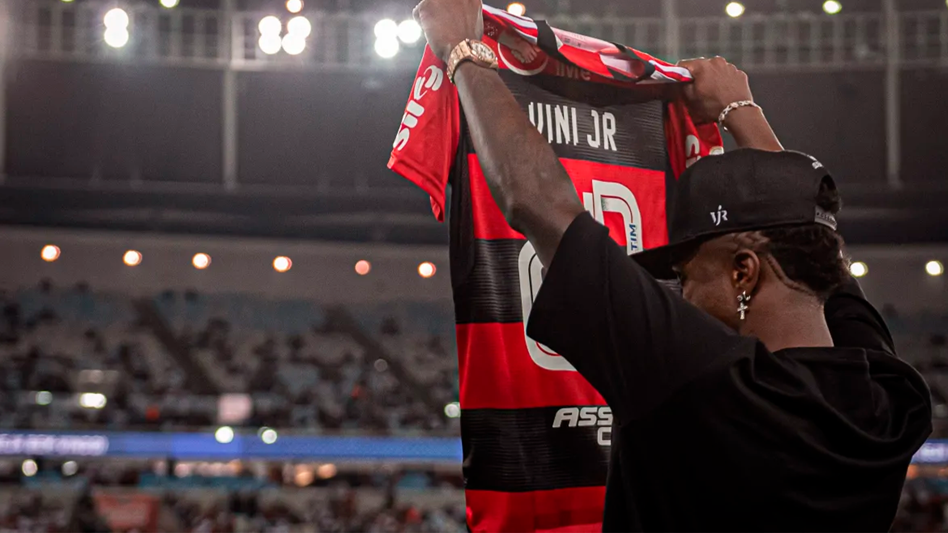 Vinícius Júnior revela promessa de voltar ao Flamengo