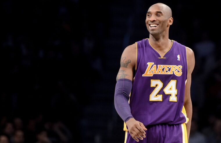 Uniforme usado por Kobe Bryant em último jogo como visitante vai à leilão