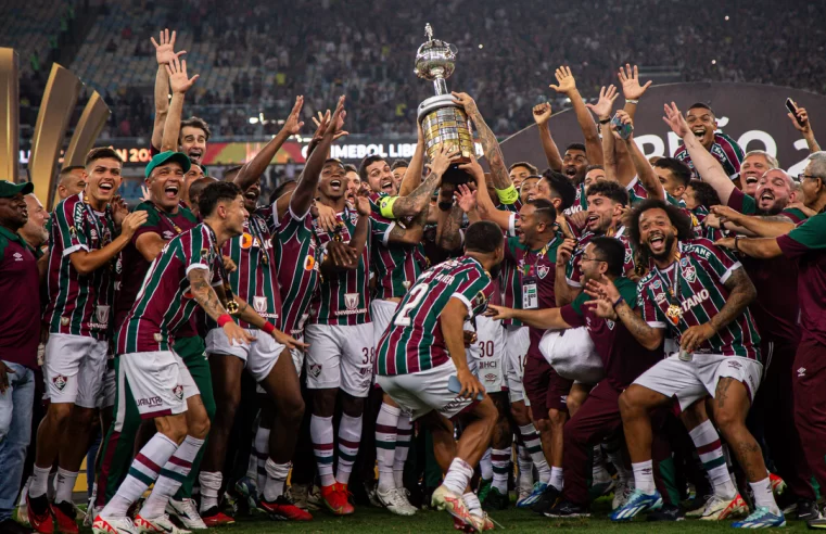 Panini lança pôster de título inédito do Fluminense da Libertadores