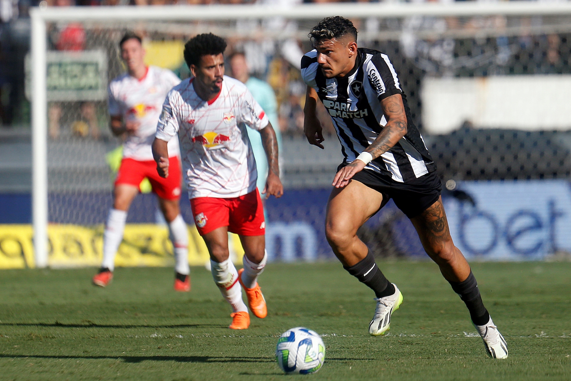 #Brasileirão: Botafogo perde liderança após empate por 2 a 2 contra Bragantino