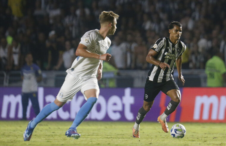 #Brasileirão: Botafogo toma virada de 4 a 3 pro Grêmio, mas mantém o 1° lugar