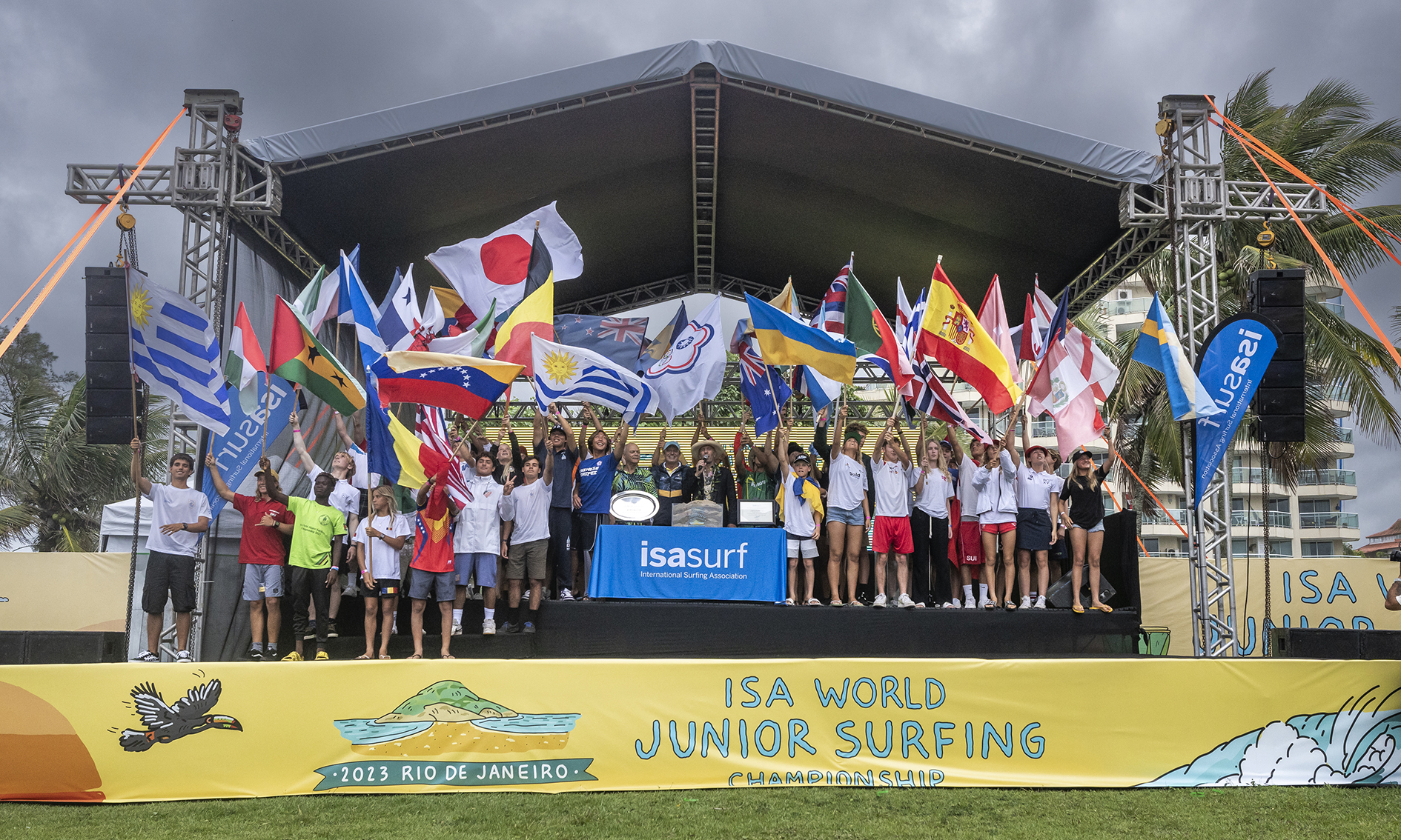 Rio sedia o mundial de surf junior na praia Macumba até 3 de dezembro