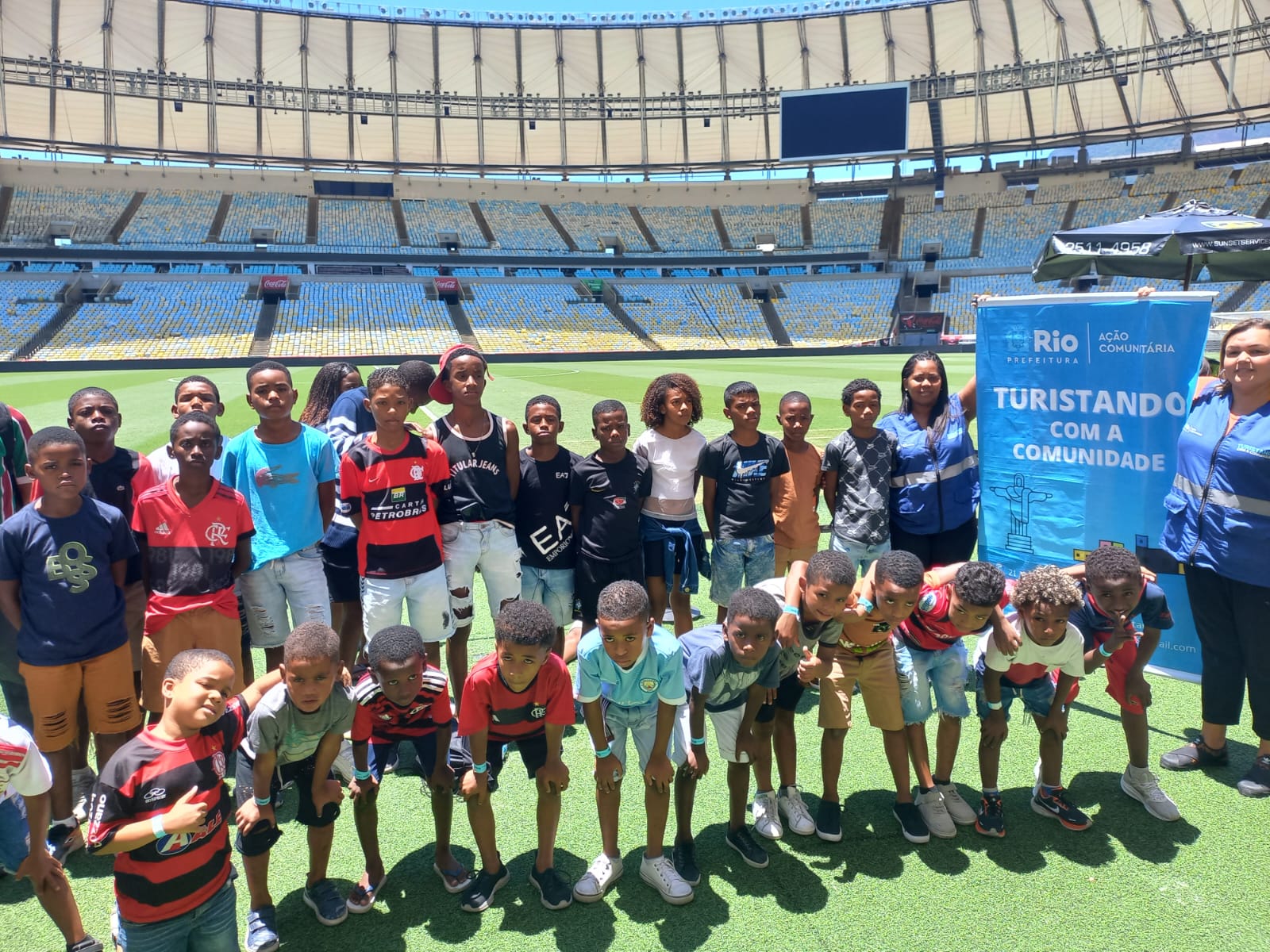 Prefeitura do Rio leva jovens do Morro do Amor para conhecer o Maracanã