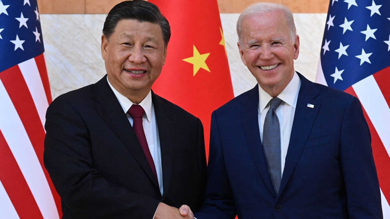 China e Estados Unidos celebram acordo para aumento de energias renováveis