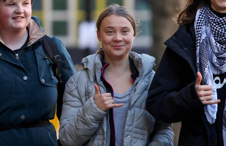 Greta Thunberg se declara inocente em julgamento em Londres