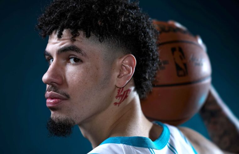 LaMelo Ball terá que cobrir tatuagem após NBA alegar violação de regra